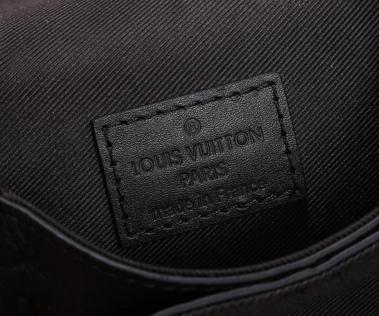 S-Lock Vertical Wearable Wallet Black Taurillon Monogram Leather M81524