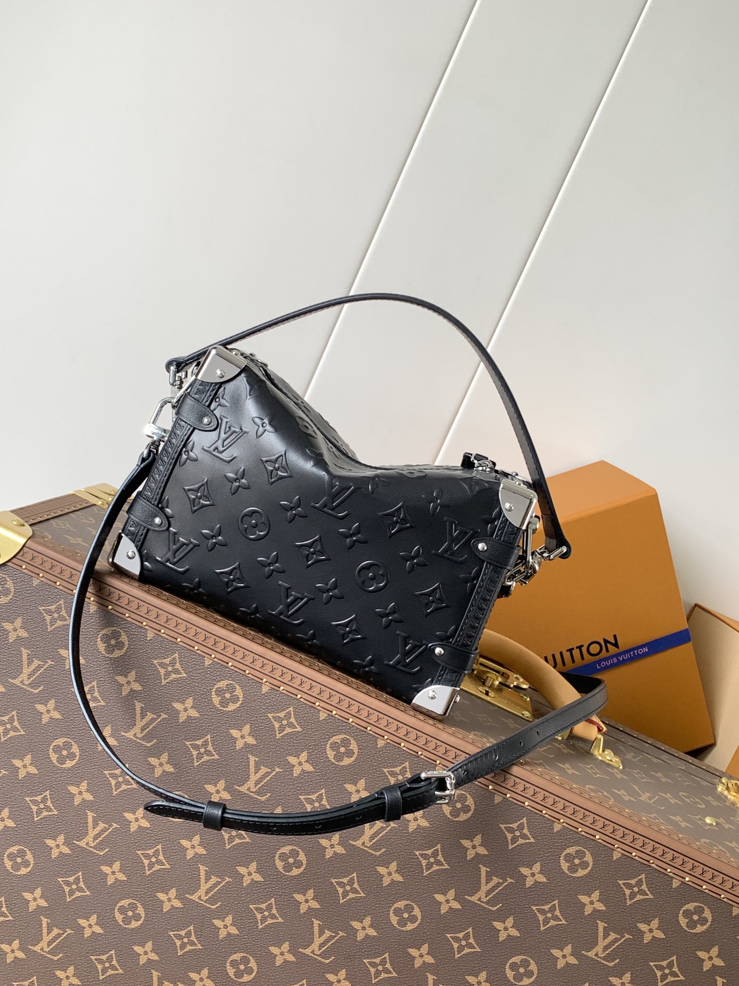 Side Trunk Mm Handbags Black Calf Leather M14572