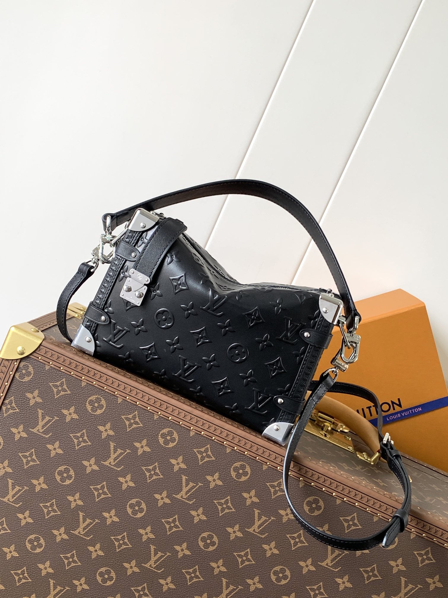 Side Trunk Mm Handbags Black Calf Leather M14572