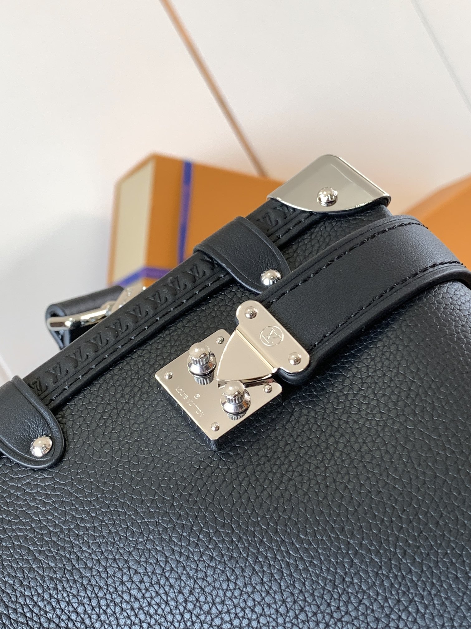 Side Trunk Mm Handbags Black Grained Calf Leather Silver Hardware M25160