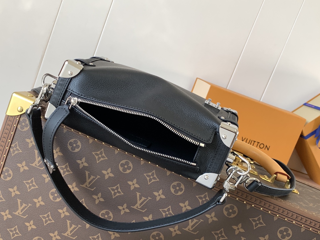 Side Trunk Mm Handbags Black Grained Calf Leather Silver Hardware M25160