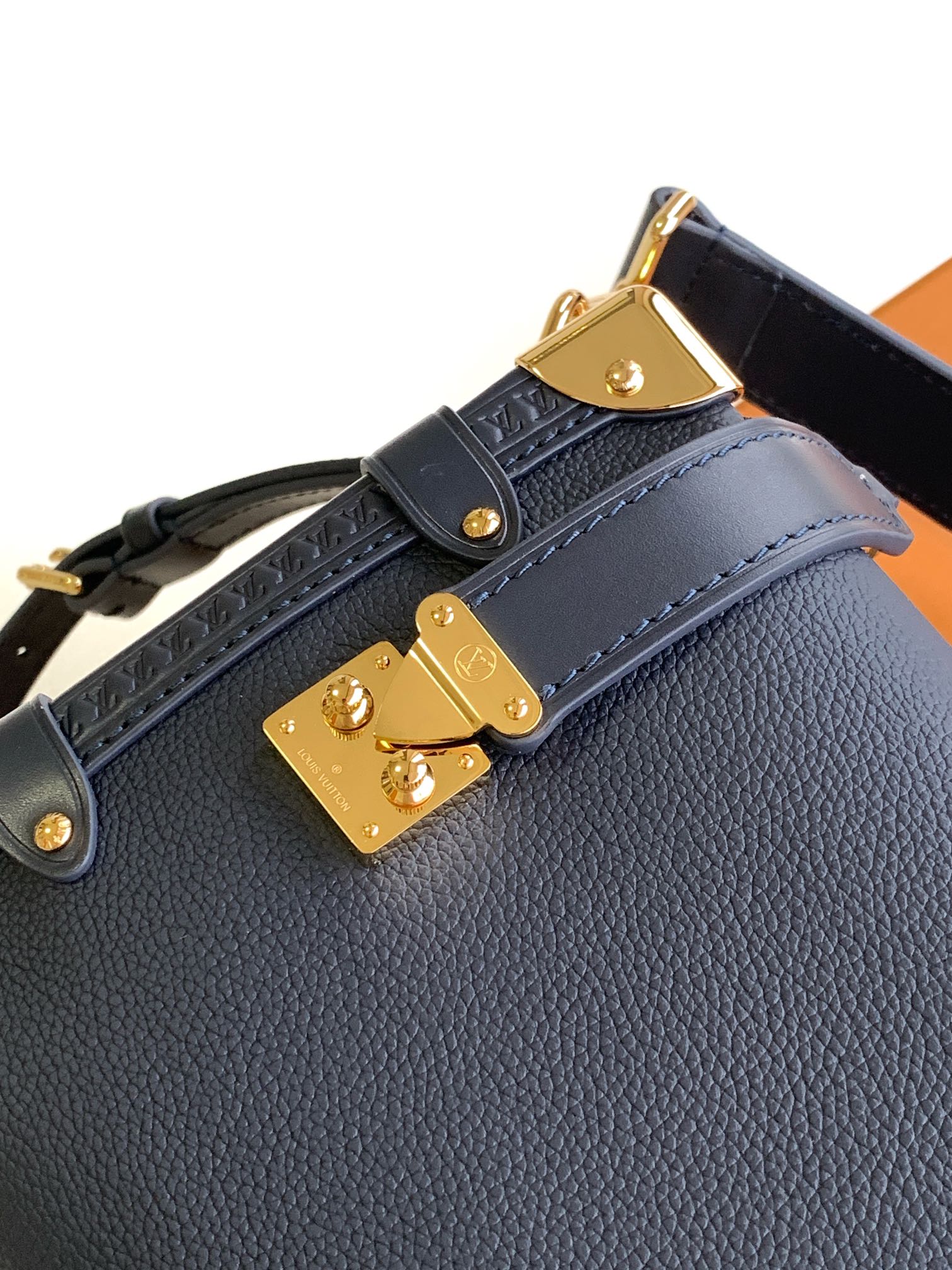 Side Trunk Mm Handbags Navy Grained Calf Leather Gold Hardware M15226