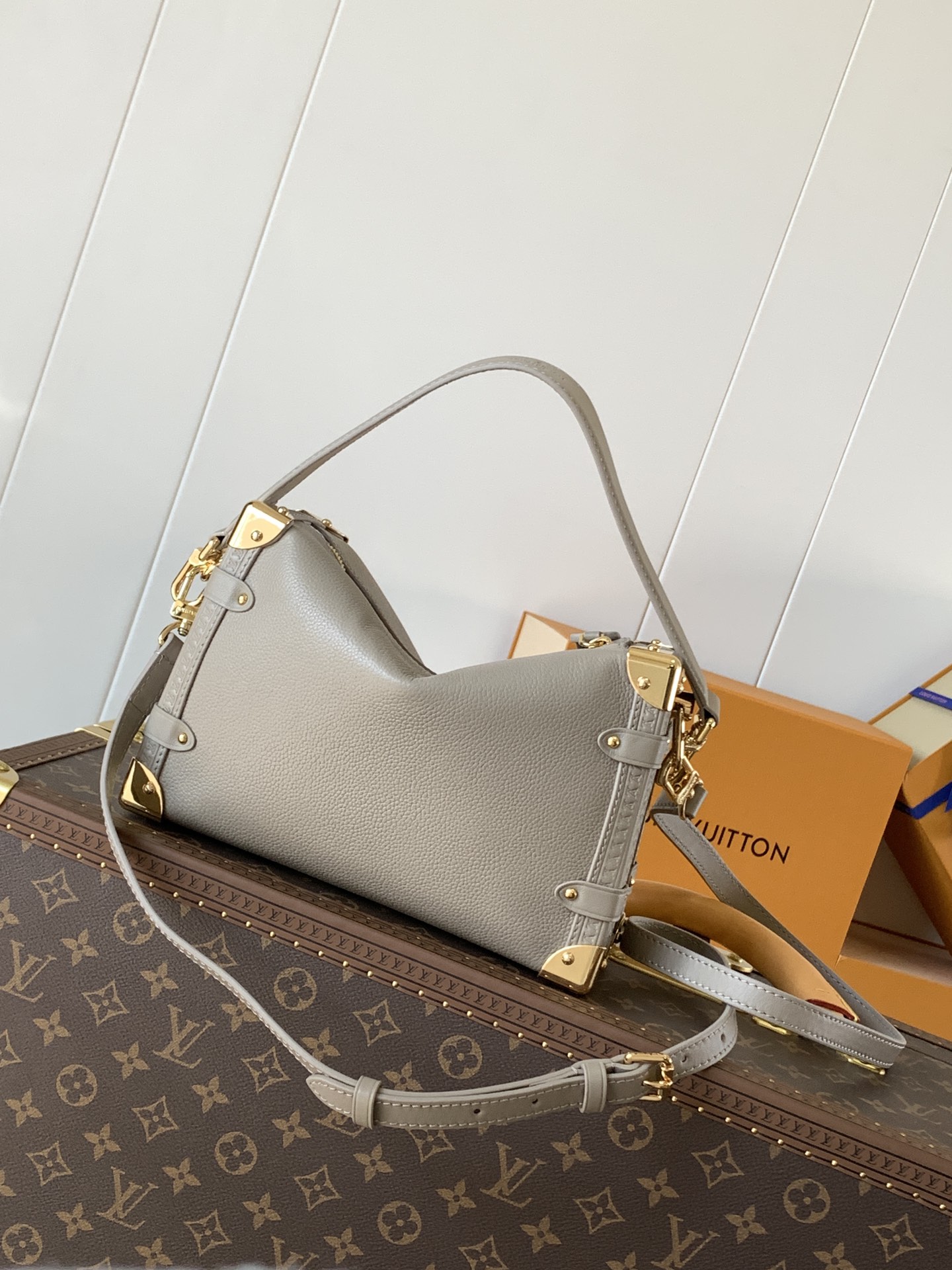 Side Trunk Mm Handbags Taupe Grained Calf Leather Gold Hardware M25072