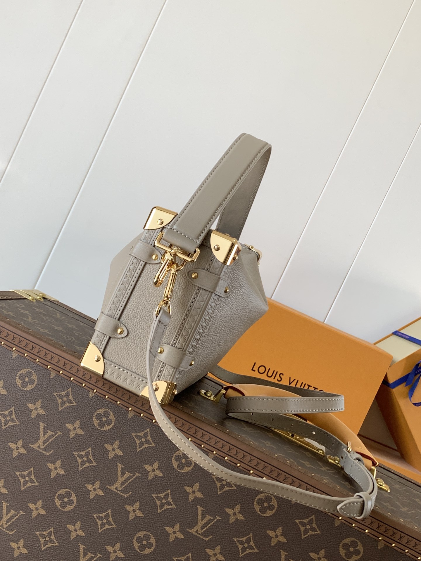 Side Trunk Mm Handbags Taupe Grained Calf Leather Gold Hardware M25072