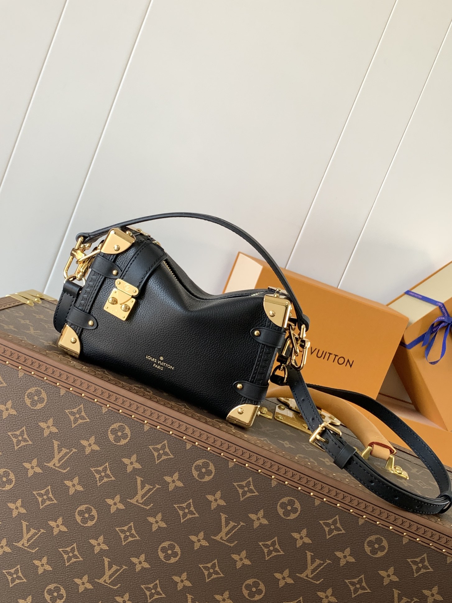 Side Trunk Pm Handbags H27 Black Calfskin M23817