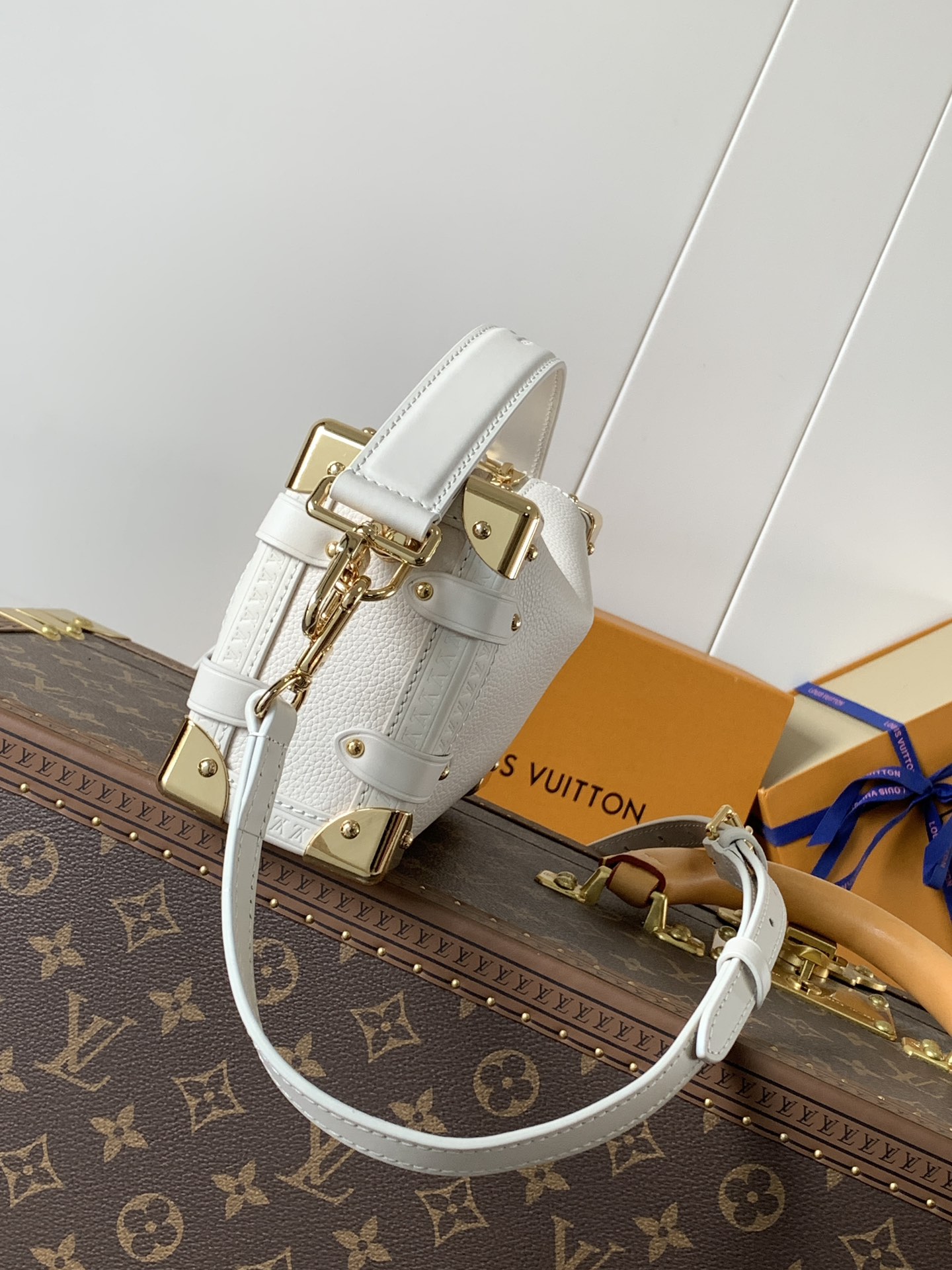 Side Trunk Pm Handbags H27 Chalk Calfskin M23915