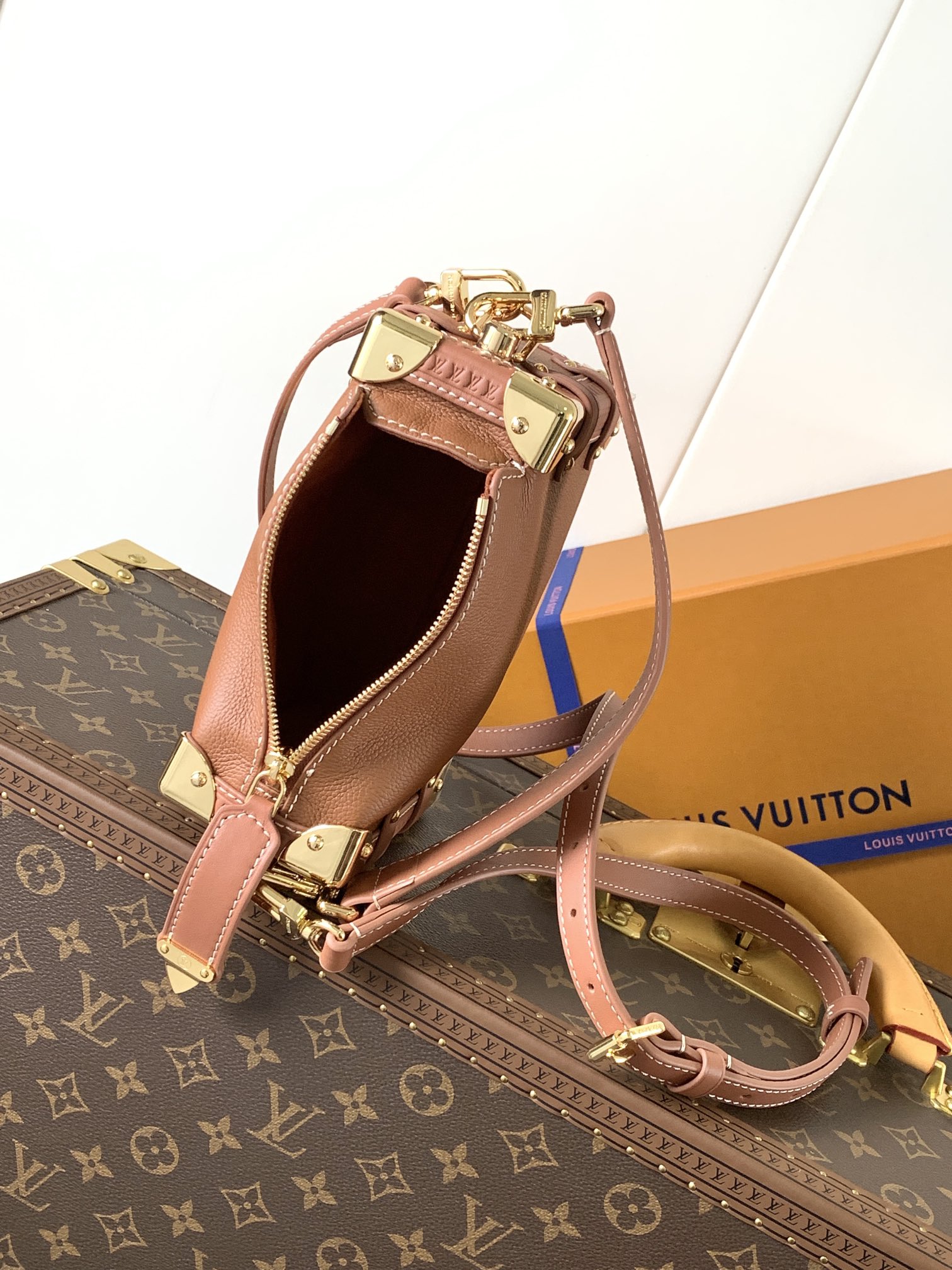 Side Trunk Pm Handbags H27 Cognac Calfskin M15224