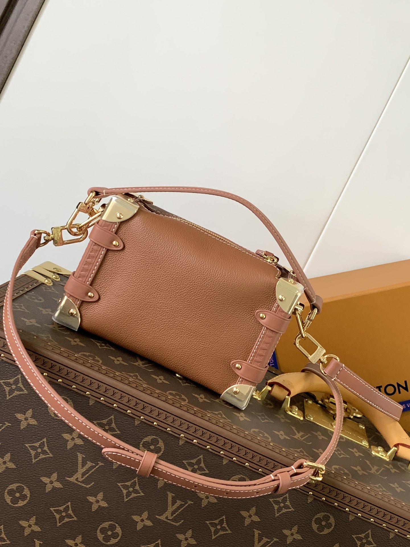 Side Trunk Pm Handbags H27 Cognac Calfskin M15224