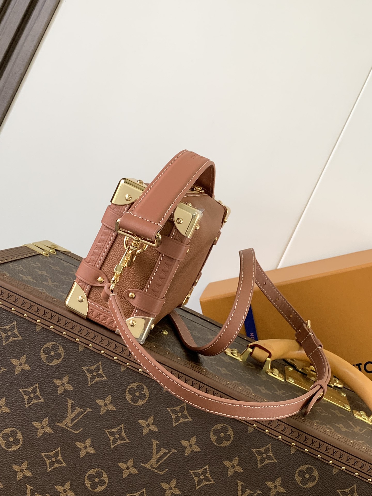 Side Trunk Pm Handbags H27 Cognac Calfskin M15224