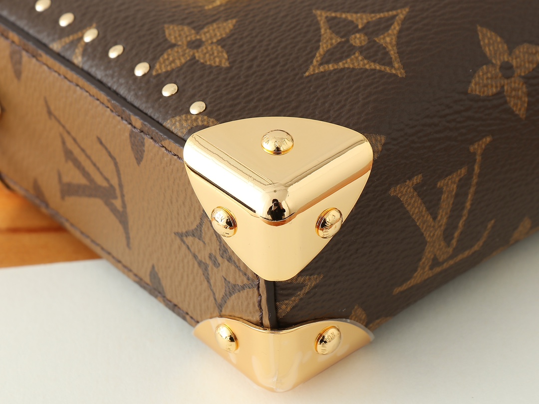 Slim Trunk Bag Monogram Reverse M13147