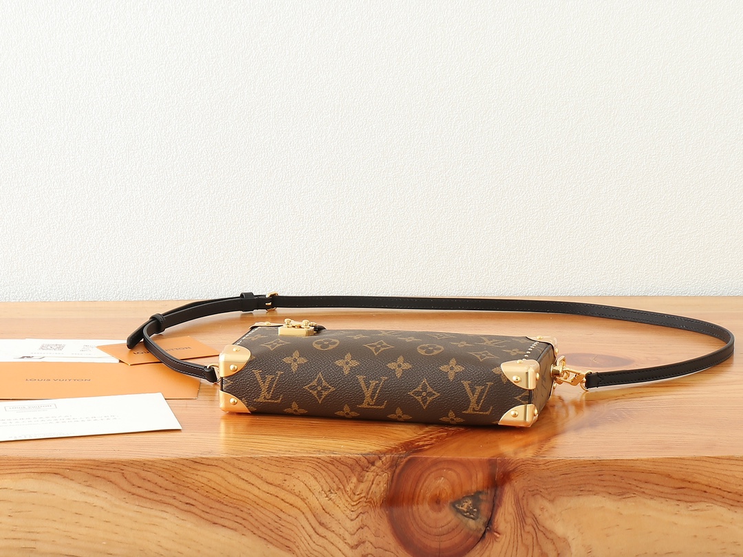 Slim Trunk Bag Monogram Reverse M13147