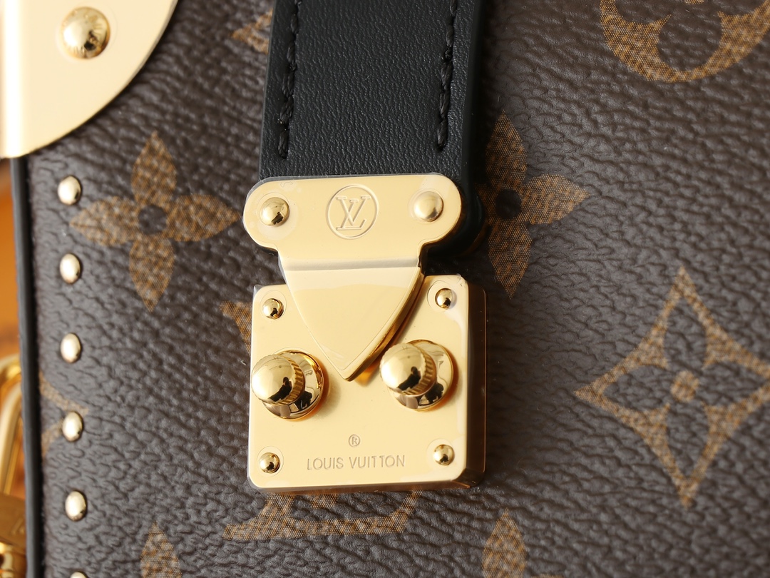 Slim Trunk Bag Monogram Reverse M13147