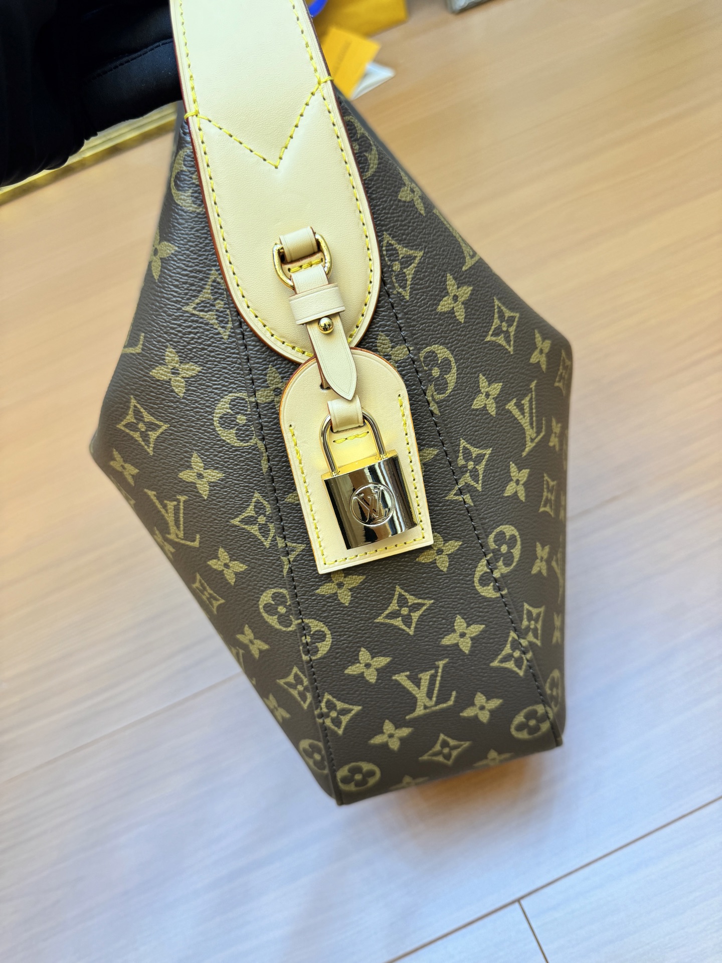 Slouchy Mm Handbags Monogram M12098