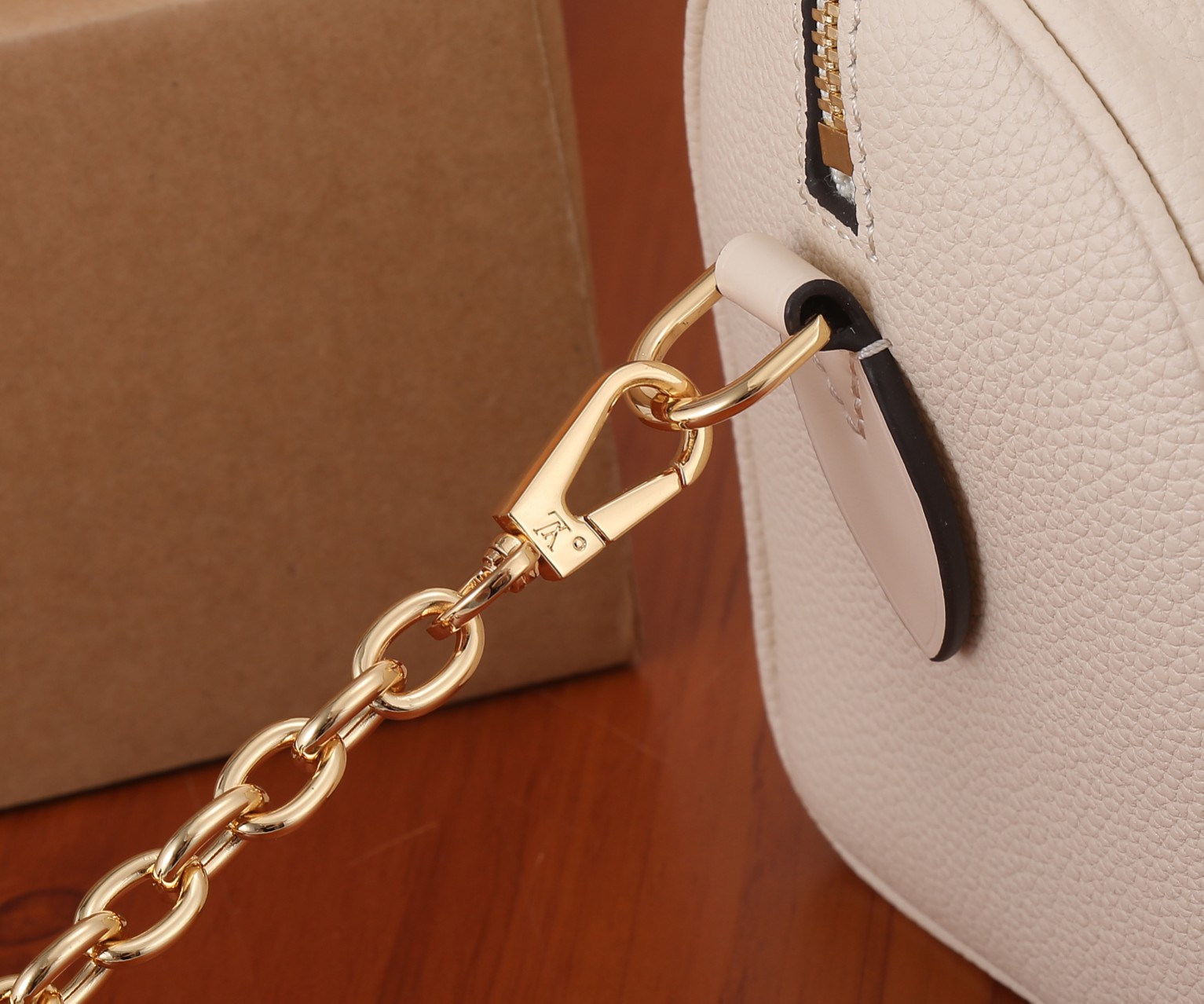 Speedy Bandoulière 20 Monogram Empreinte Leather Crème Beige M58954