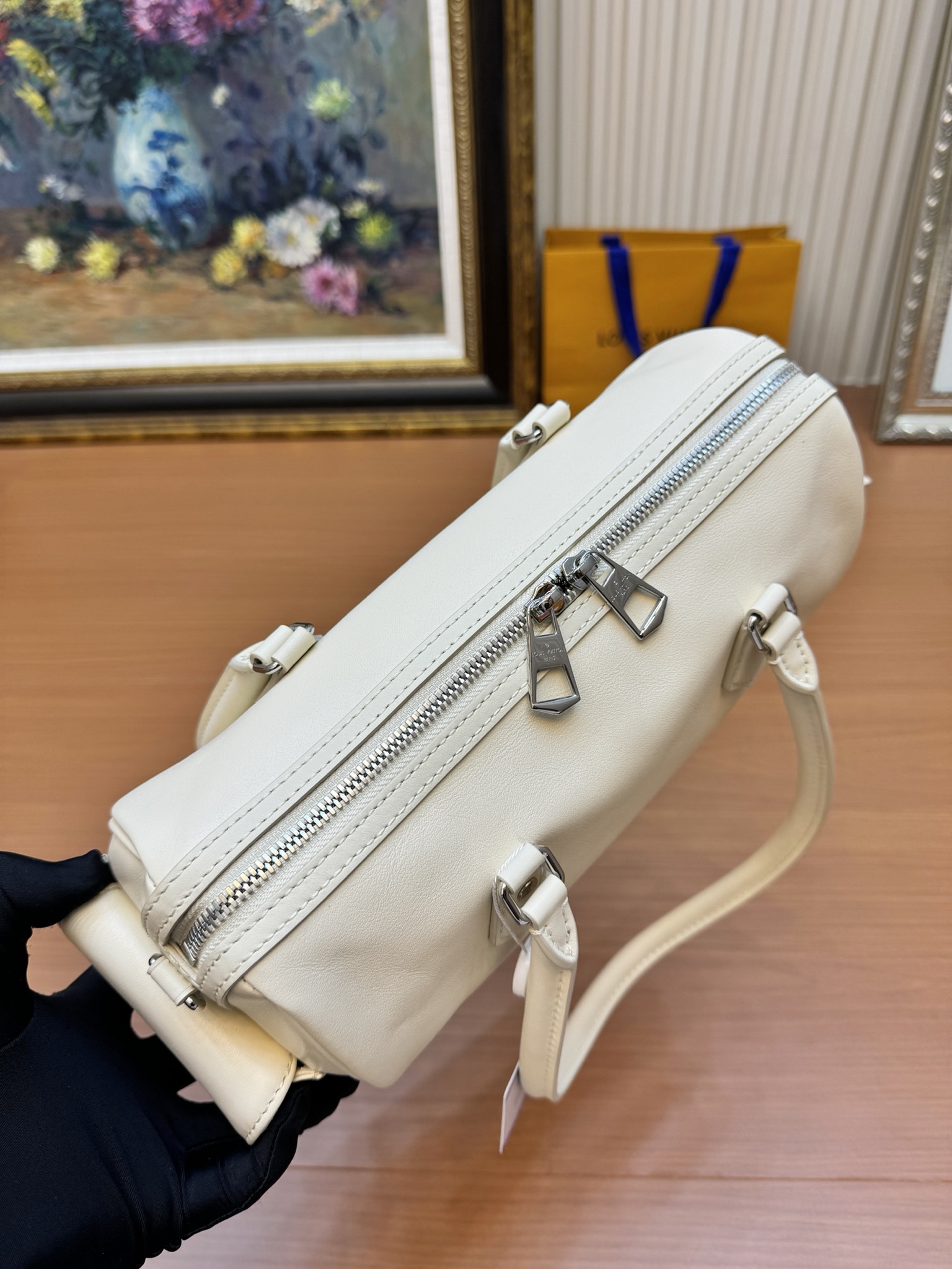 Speedy Cargo Vibe Vanilla Lamb Leather M12965