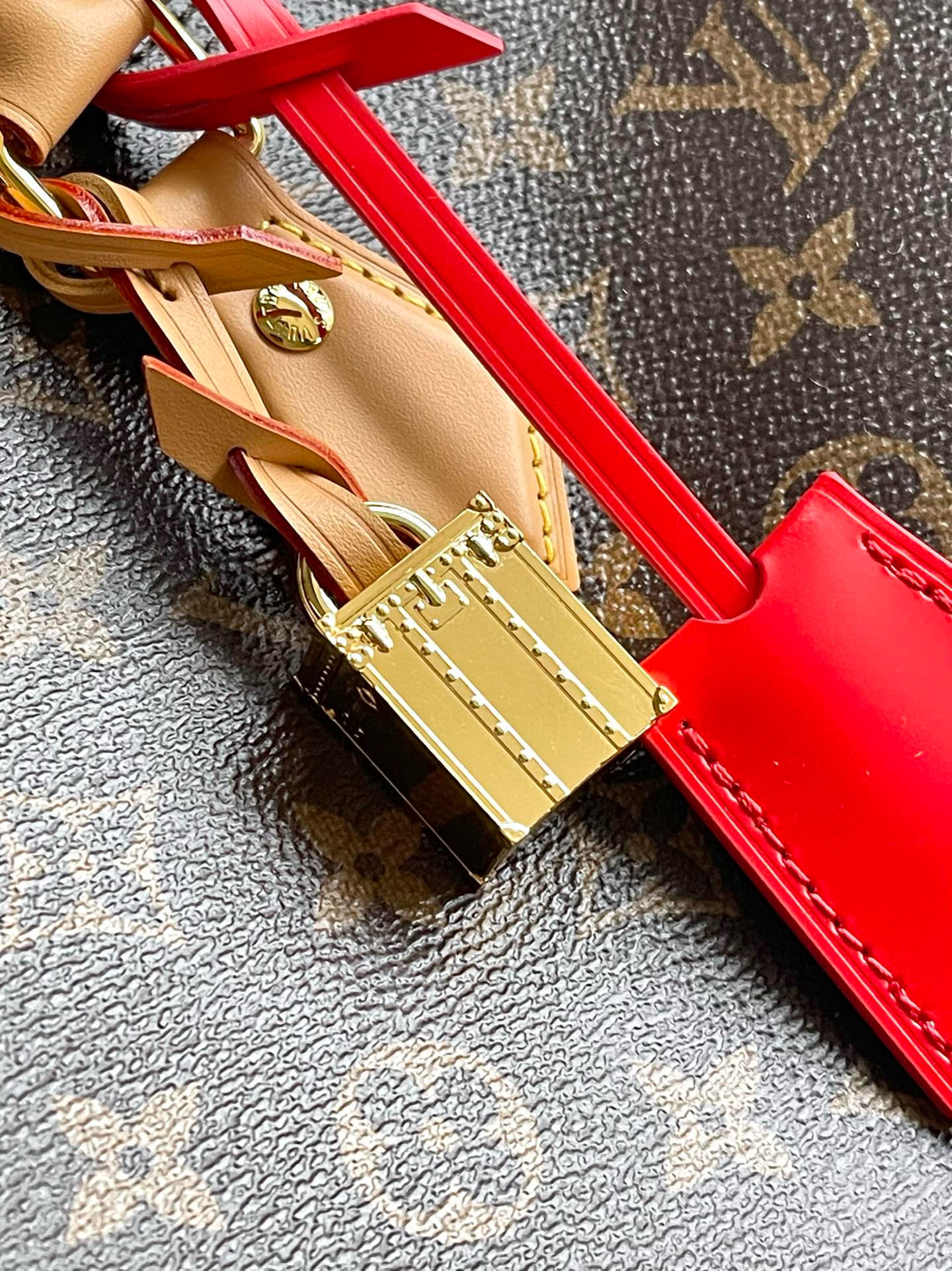 Speedy Soft 30 Crafty Monogram Red M11945