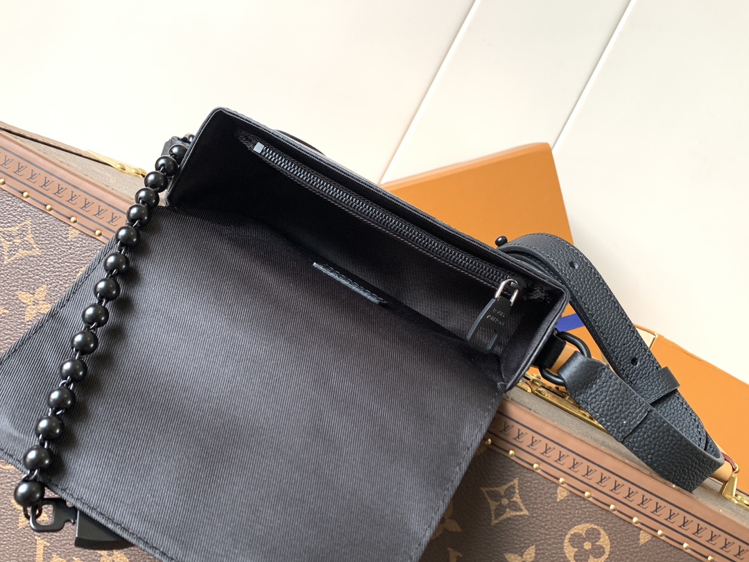Steamer Wearable Wallet Damoflage Black Coated Canvas M14923