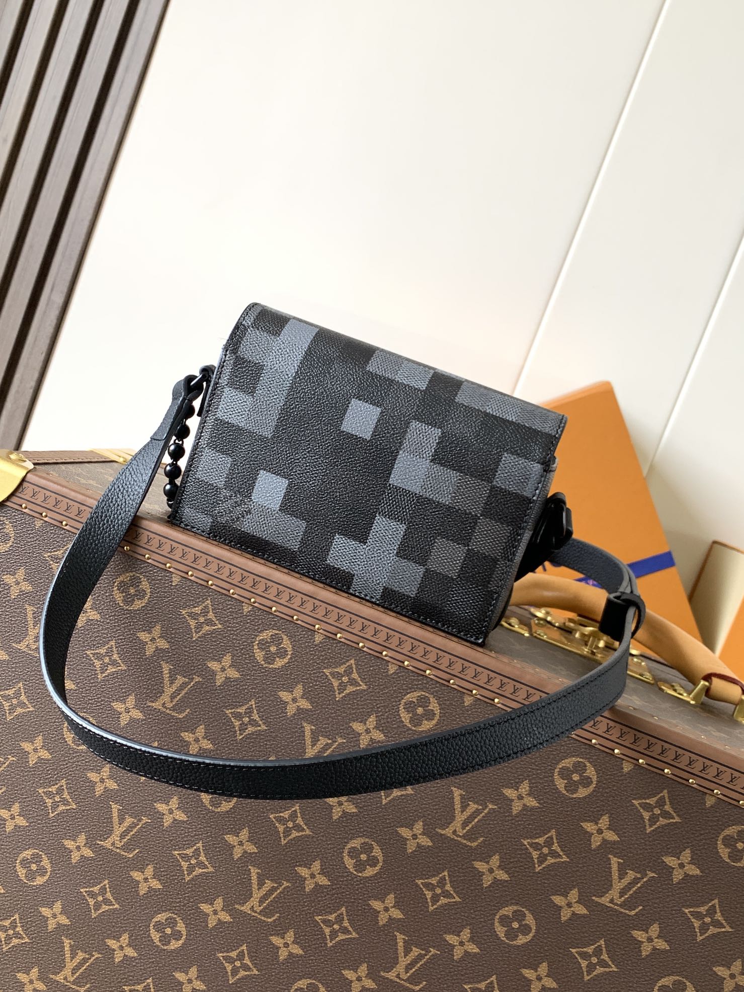 Steamer Wearable Wallet Damoflage Black Coated Canvas M14923