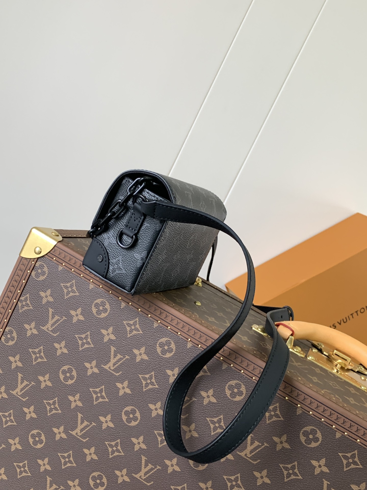 Steamer Wearable Wallet Monogram Eclipse Black M81783