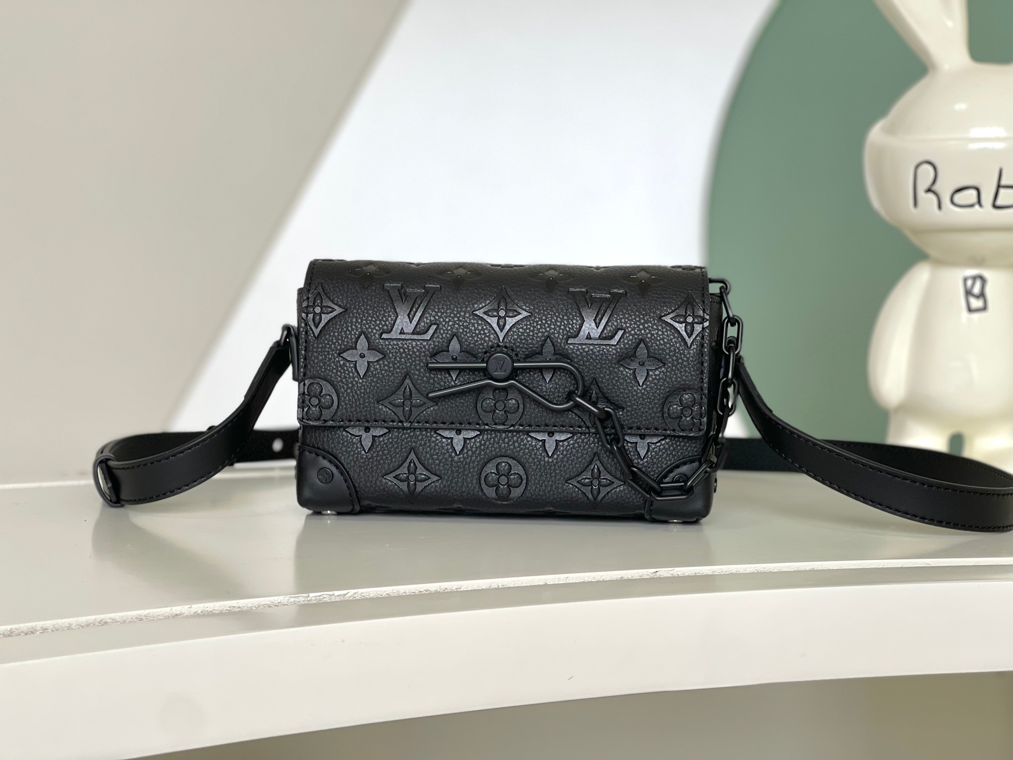Steamer Wearable Wallet Monogram Taurillon Leather Black M81746