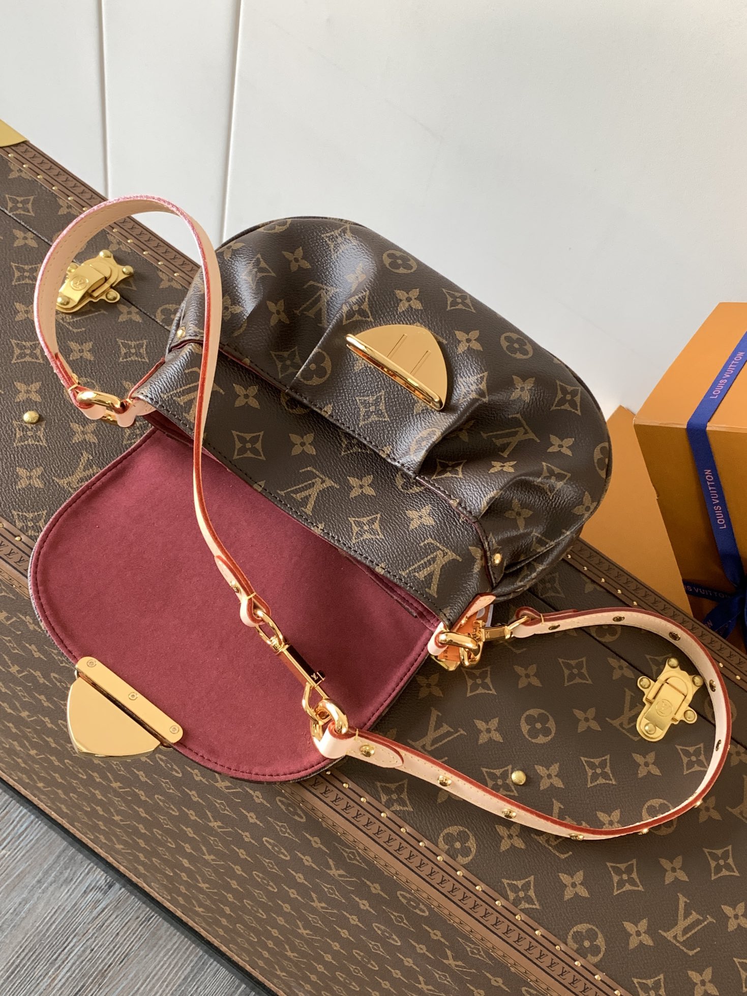 Sunset Crossbody Bag Monogram M13617