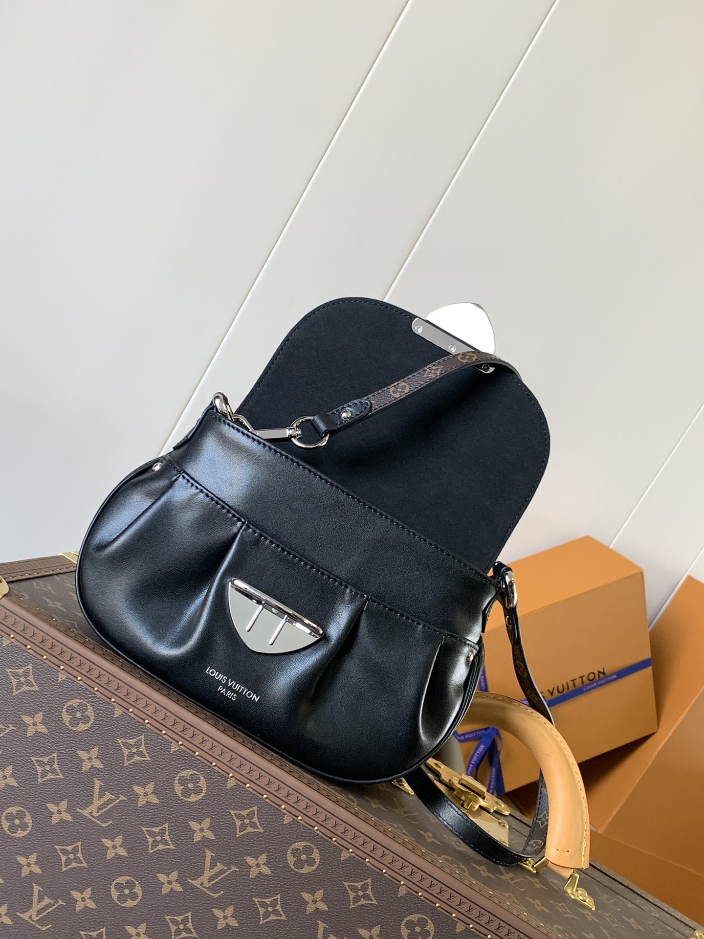Sunset Vibe Crossbody Bag Black Lambskin Leather M12192
