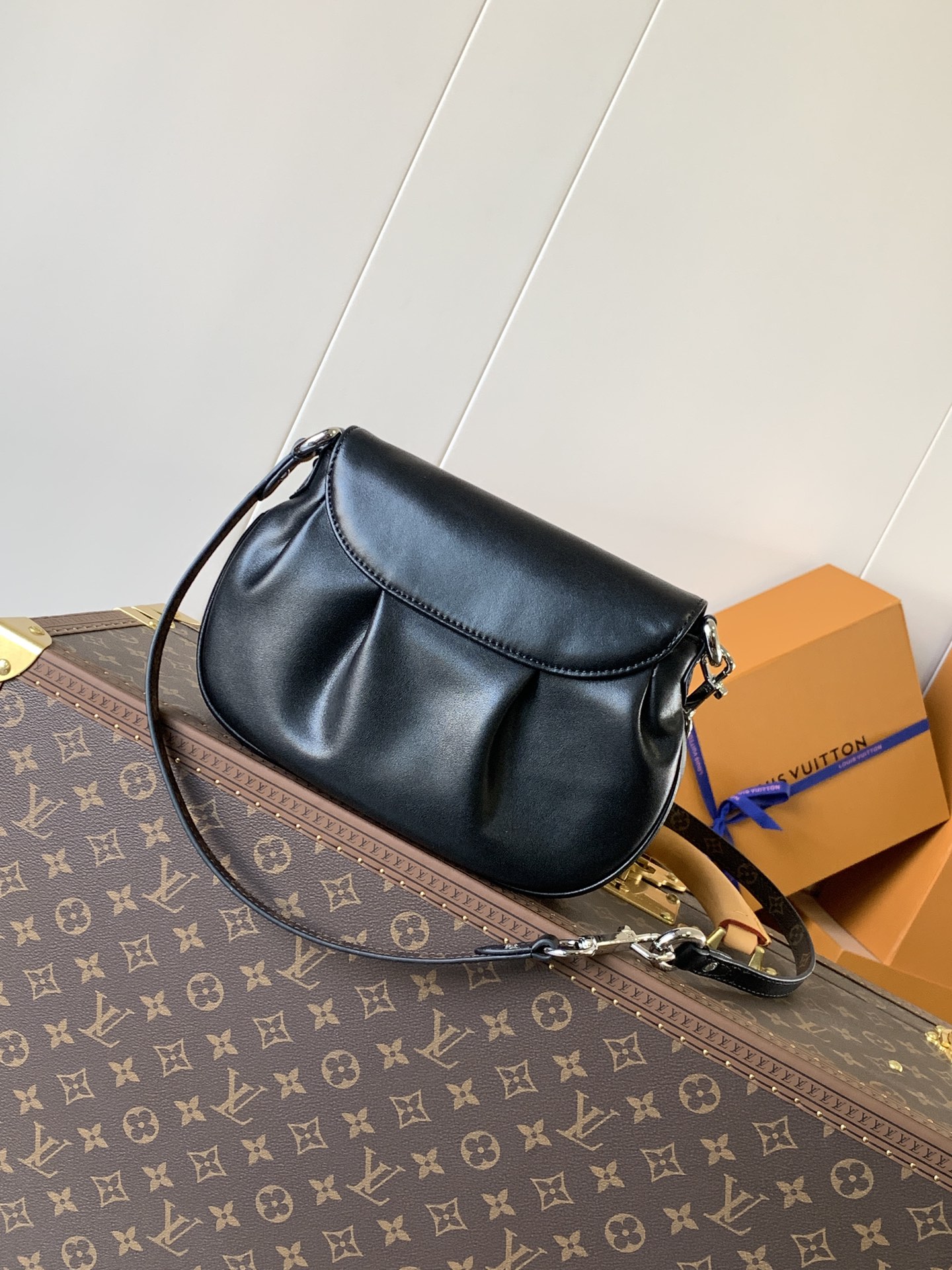 Sunset Vibe Crossbody Bag Black Lambskin Leather M12192