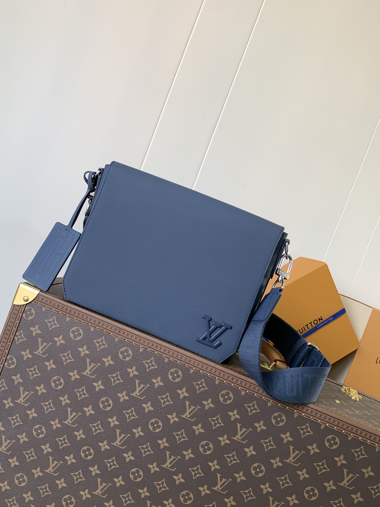 Takeoff Messenger Bag Navy Blue Aerogram Cowhide Leather M21363