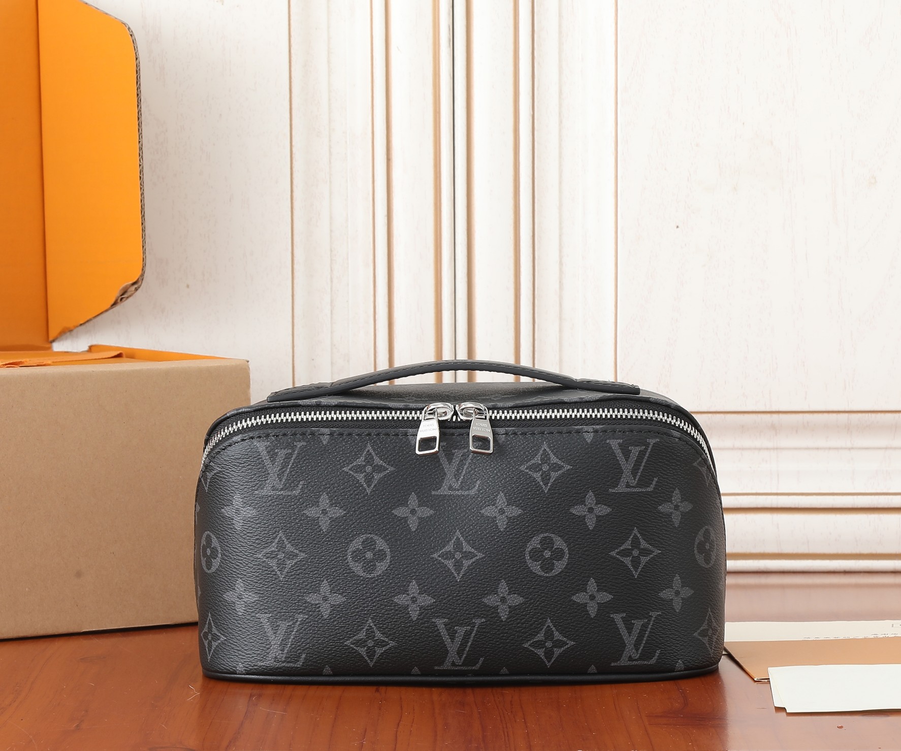 Toiletry Bag Monogram Eclipse M11508