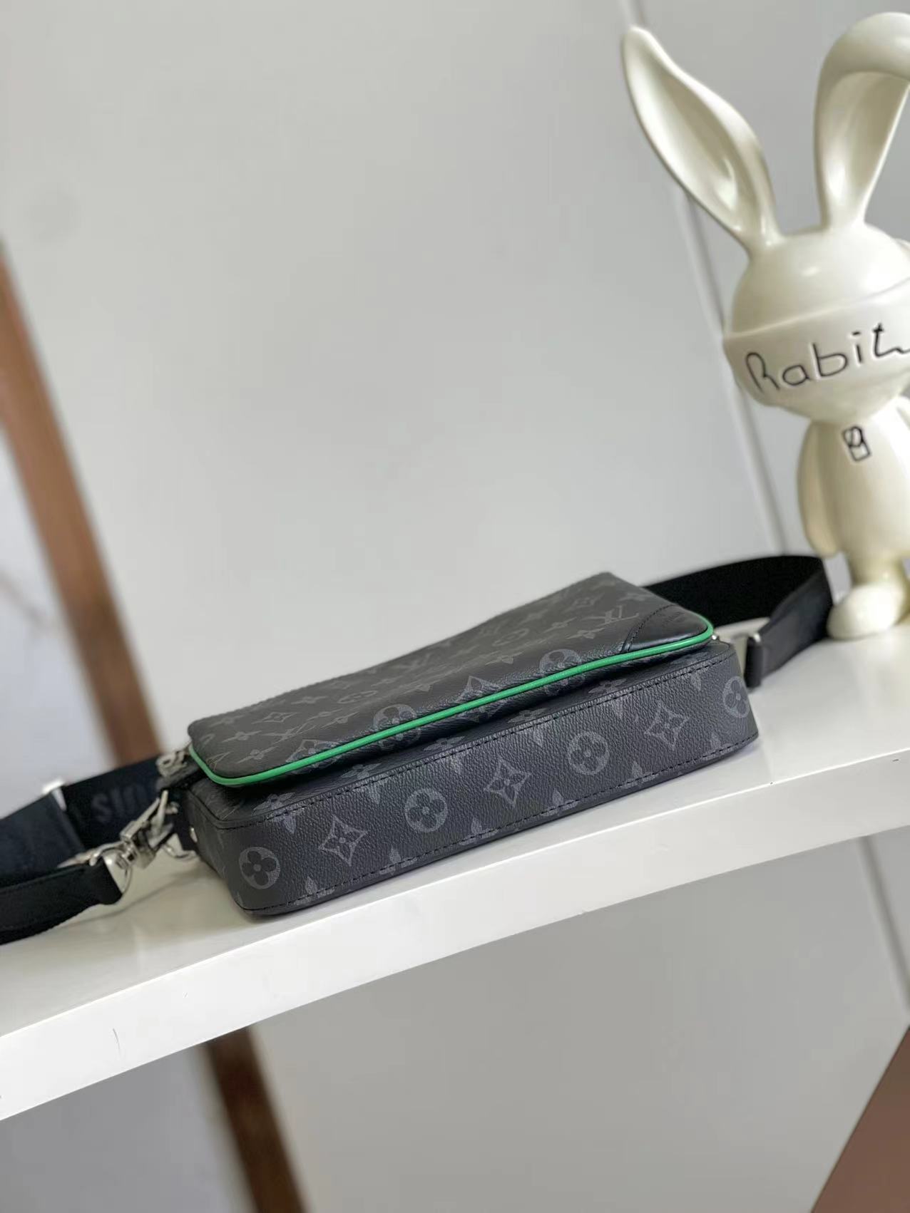 Trio Messenger Bag Bamboo Green Monogram Eclipse M26052