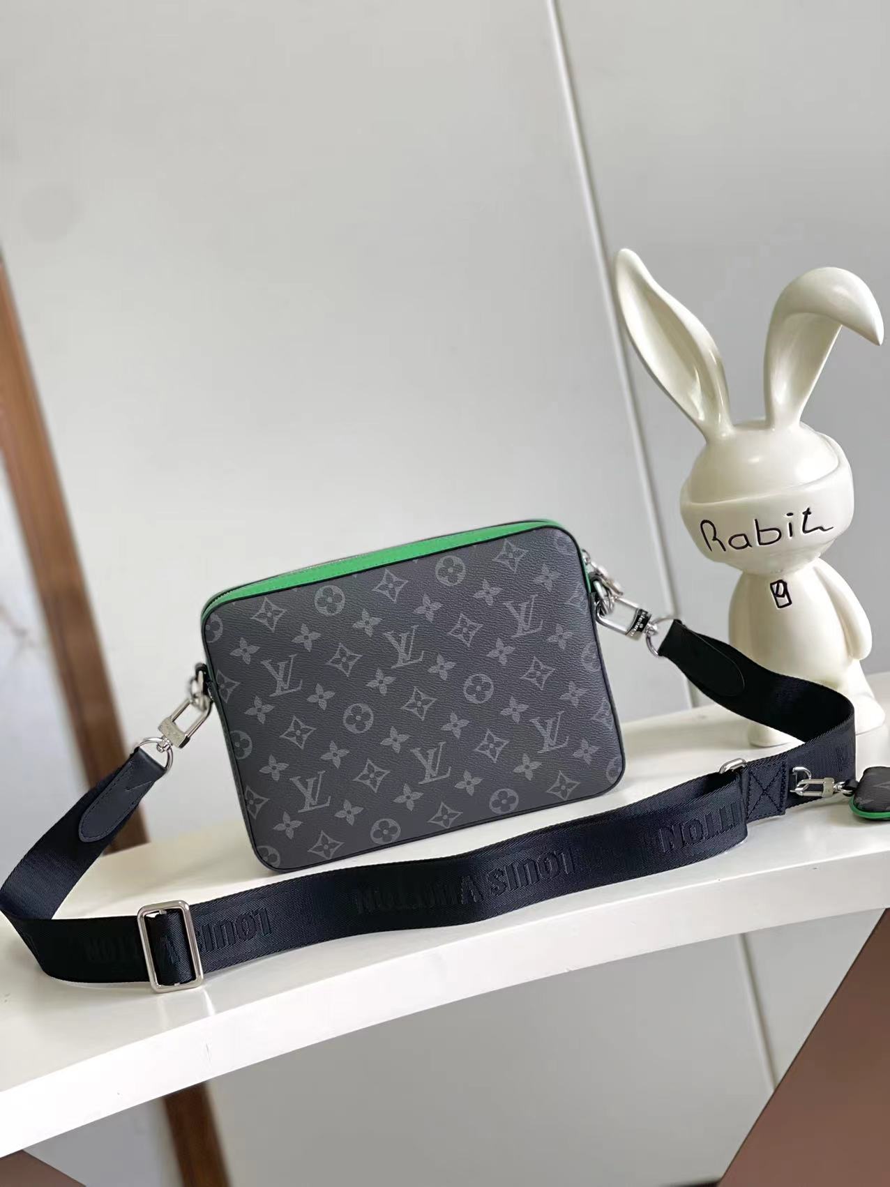 Trio Messenger Bag Bamboo Green Monogram Eclipse M26052