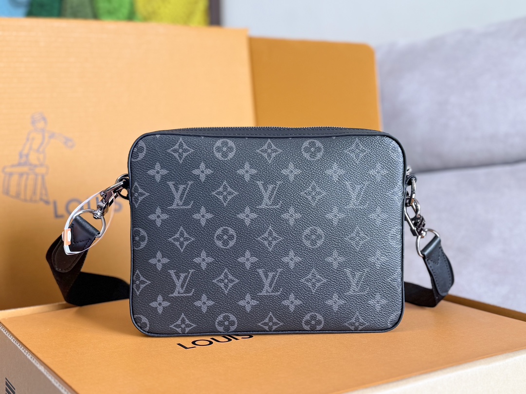 Trio Messenger Bag Monogram Eclipse M69443