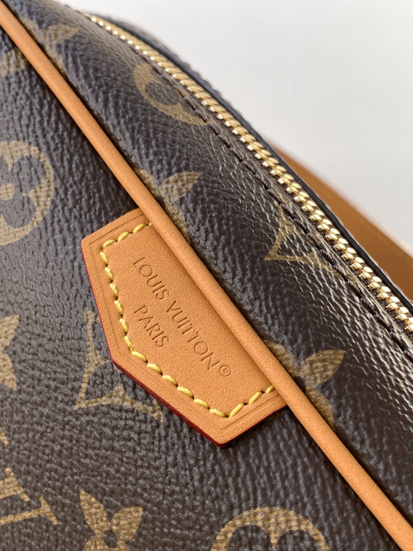 Trocadéro Wearable Wallet Monogram Archive M14058