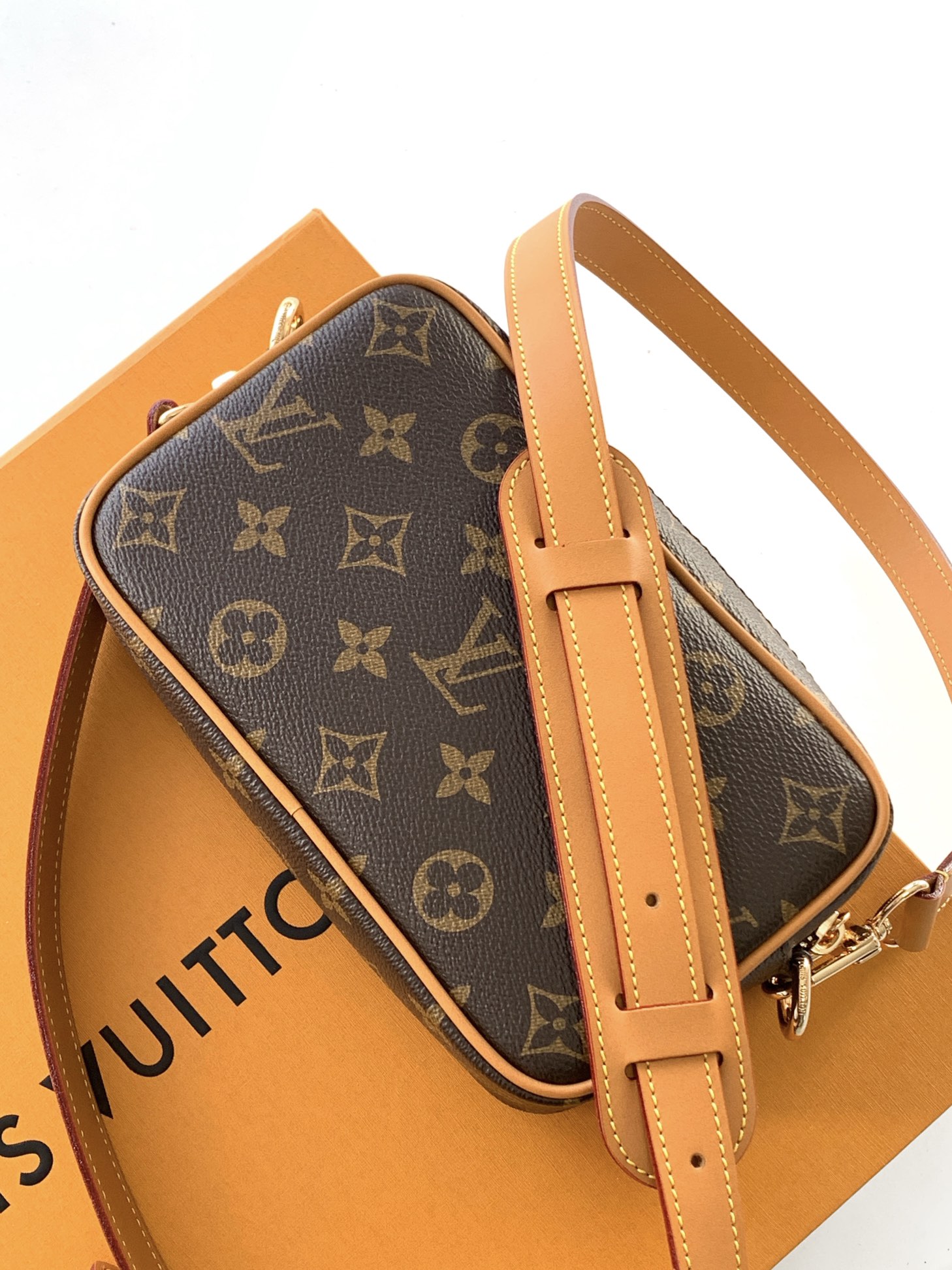 Trocadéro Wearable Wallet Monogram Archive M14058