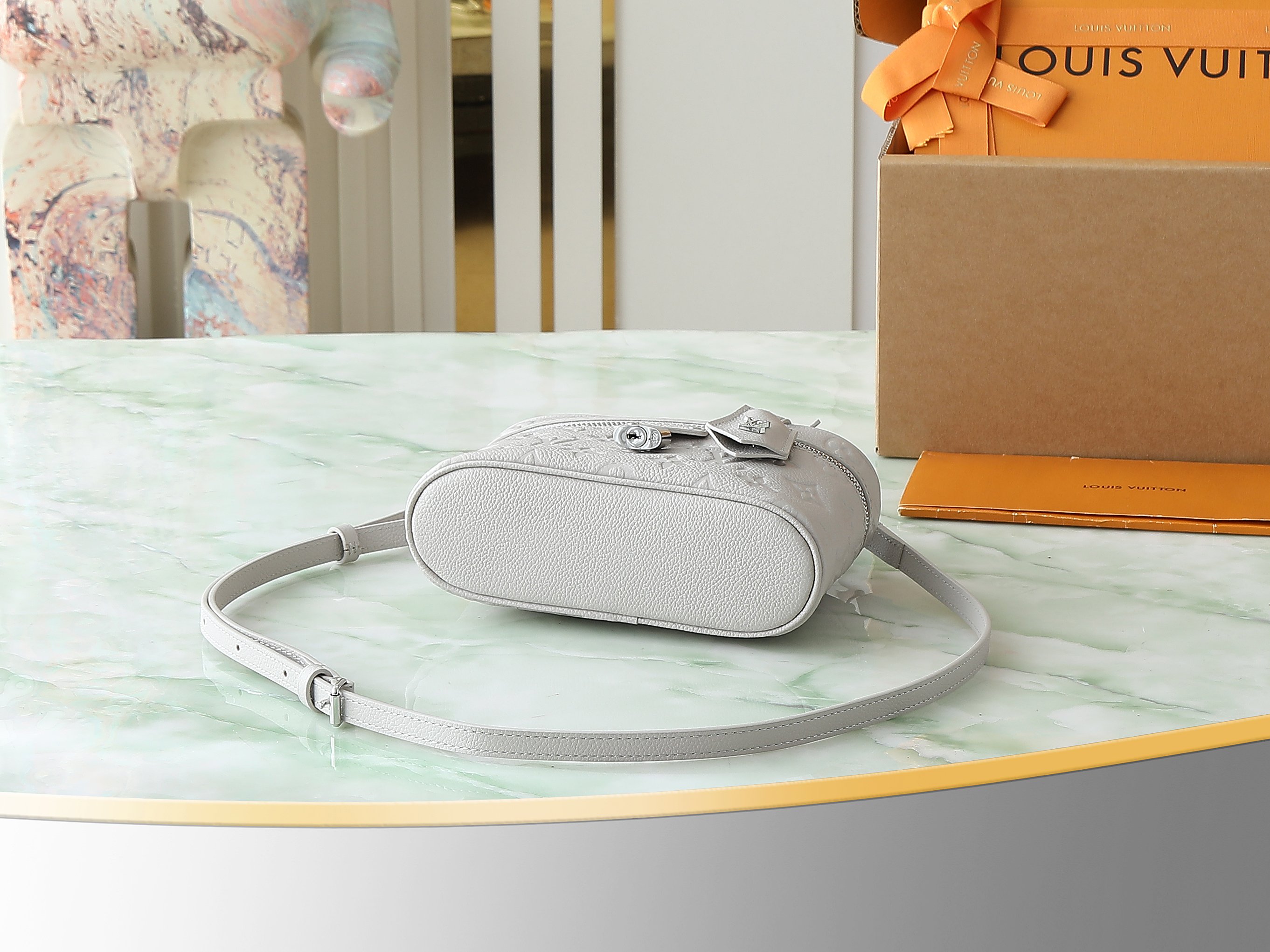 Vanity Chain Pouch Brume Gray M13593