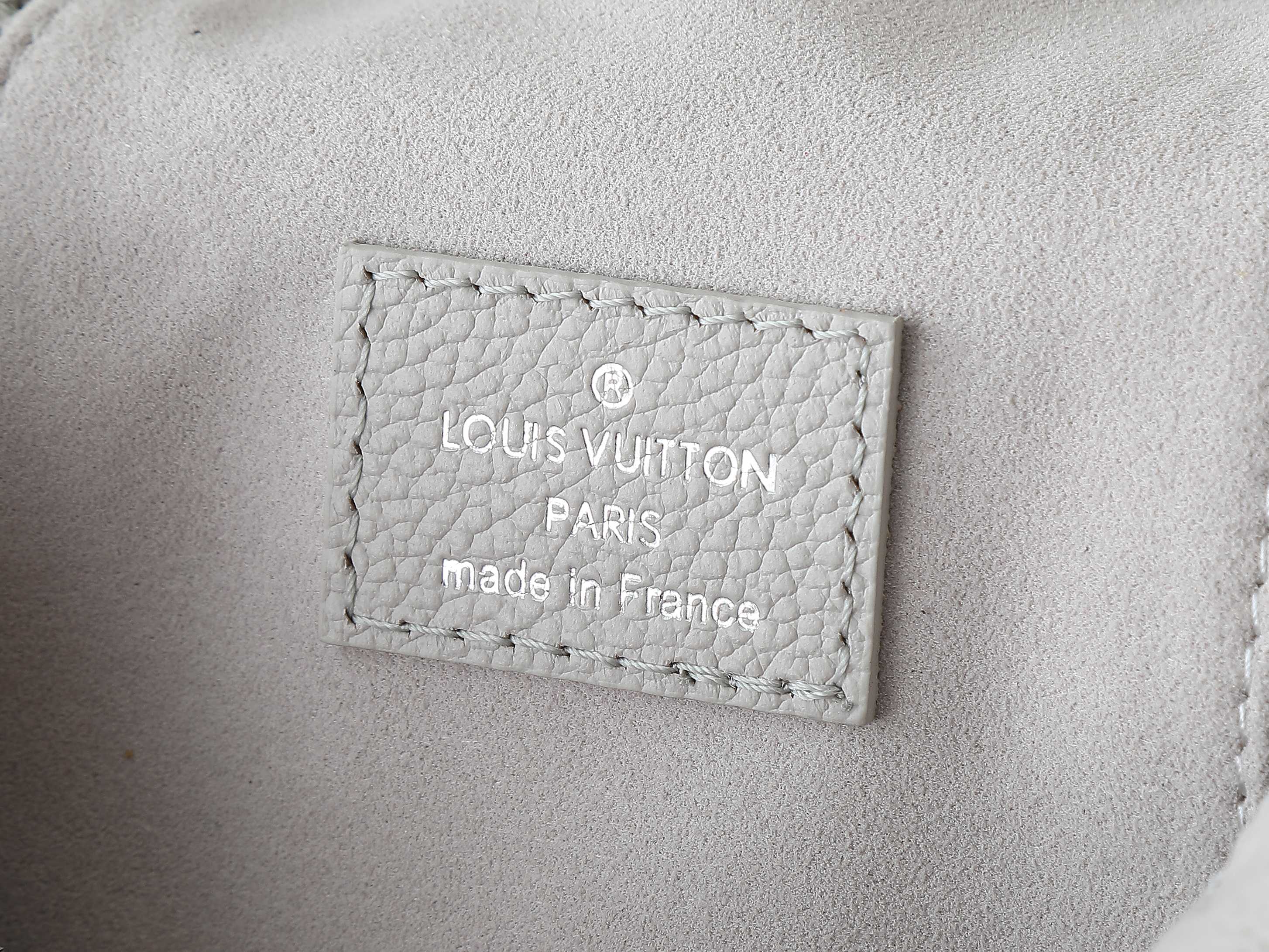 Vanity Chain Pouch Brume Gray M13593