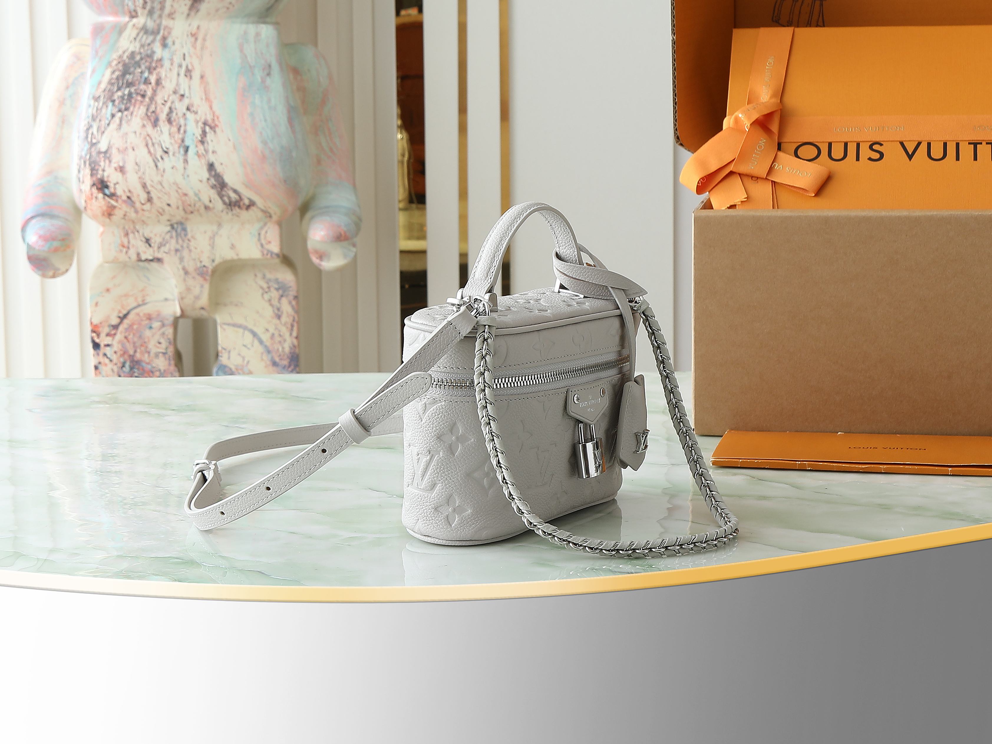 Vanity Chain Pouch Brume Gray M13593