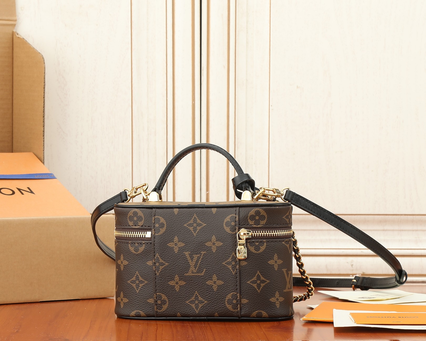 Vanity Chain Pouch Monogram M47125