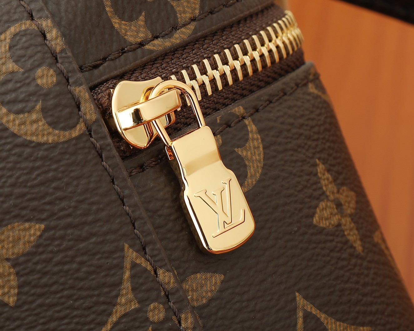 Vanity Chain Pouch Monogram M47125