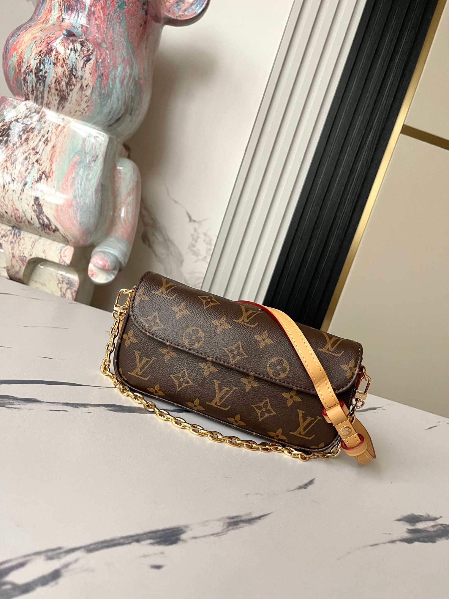 Wallet On Chain Ivy Monogram M81911