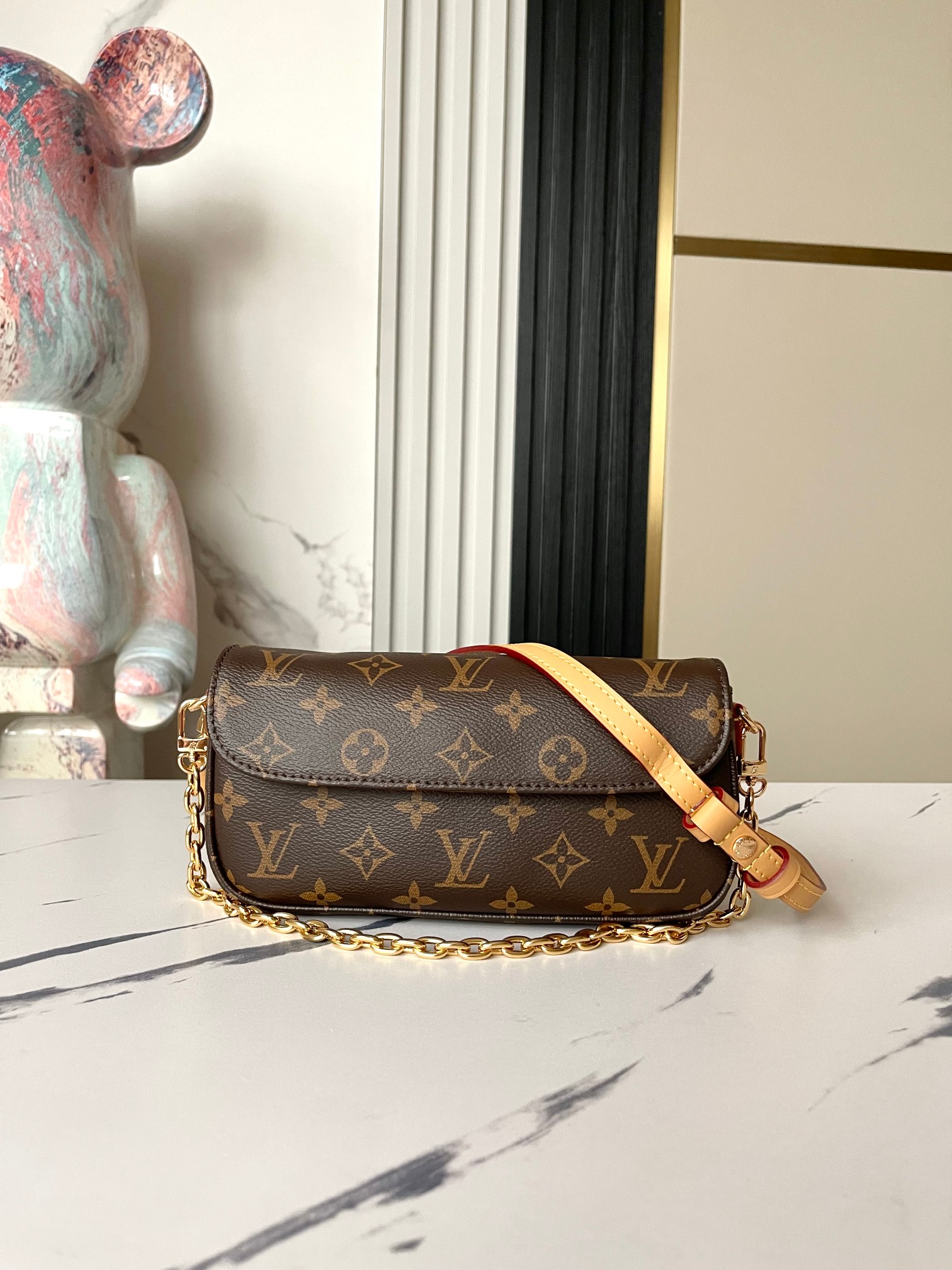 Wallet On Chain Ivy Monogram M81911