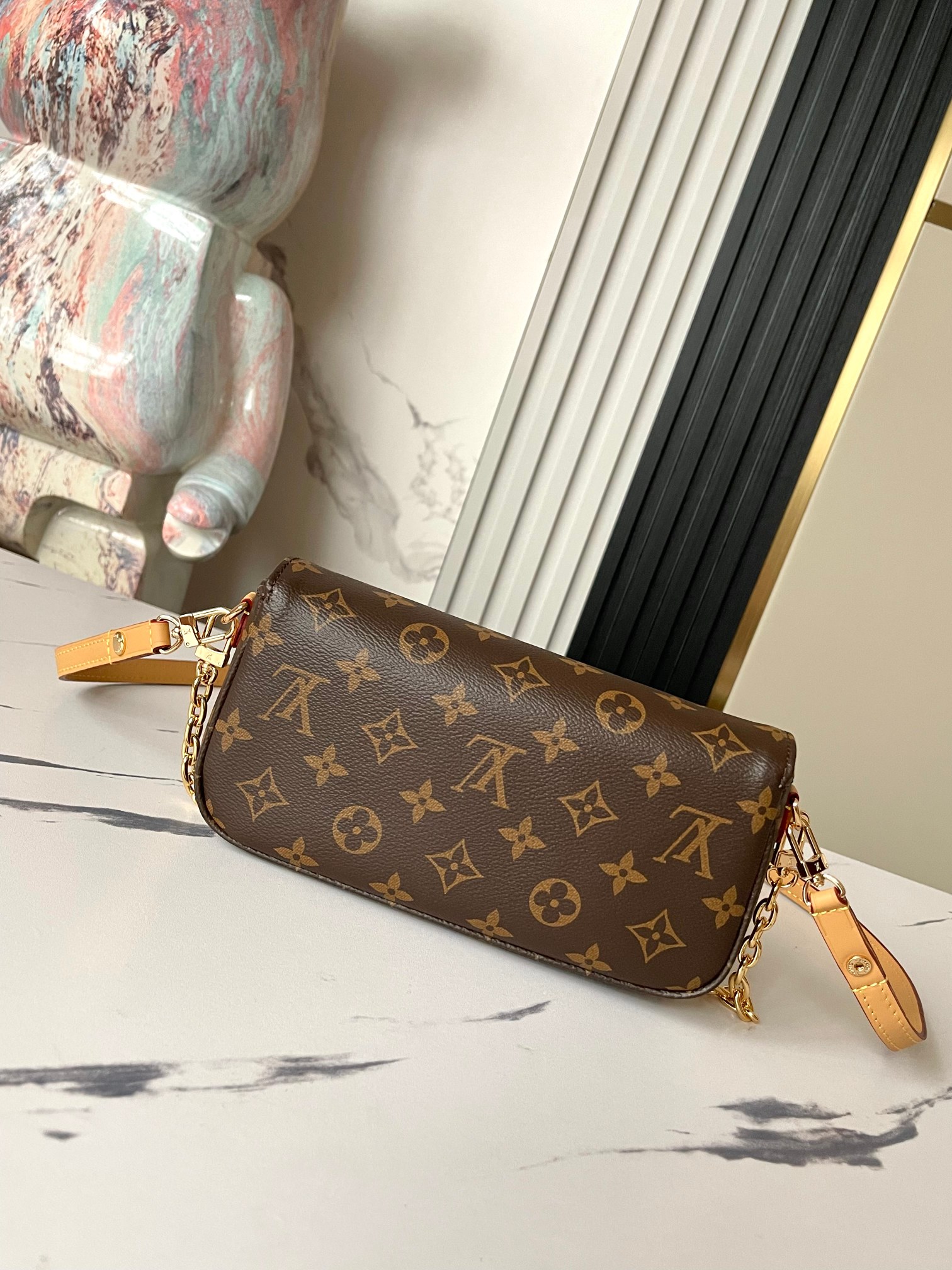 Wallet On Chain Ivy Monogram M81911