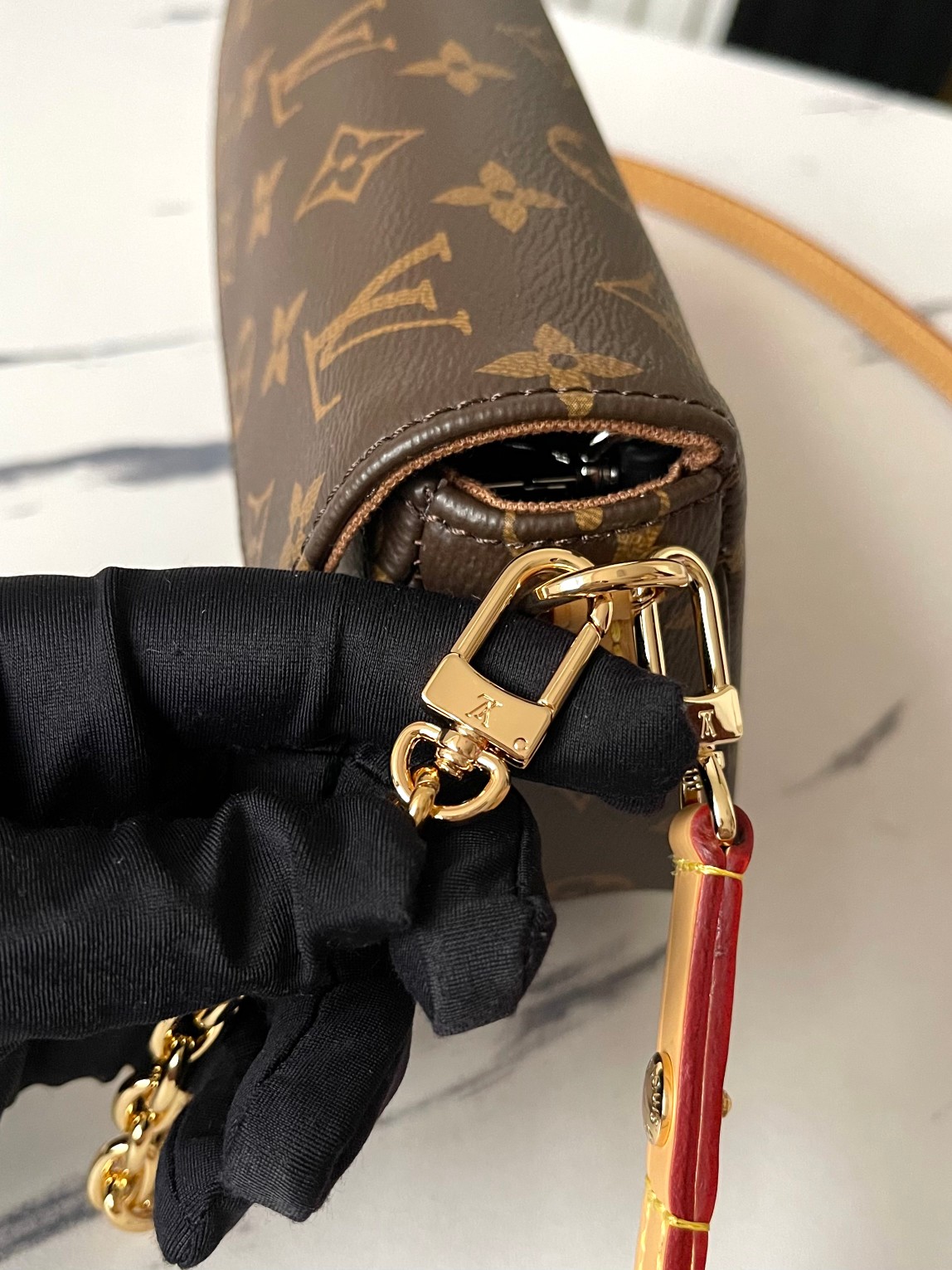 Wallet On Chain Ivy Monogram M81911