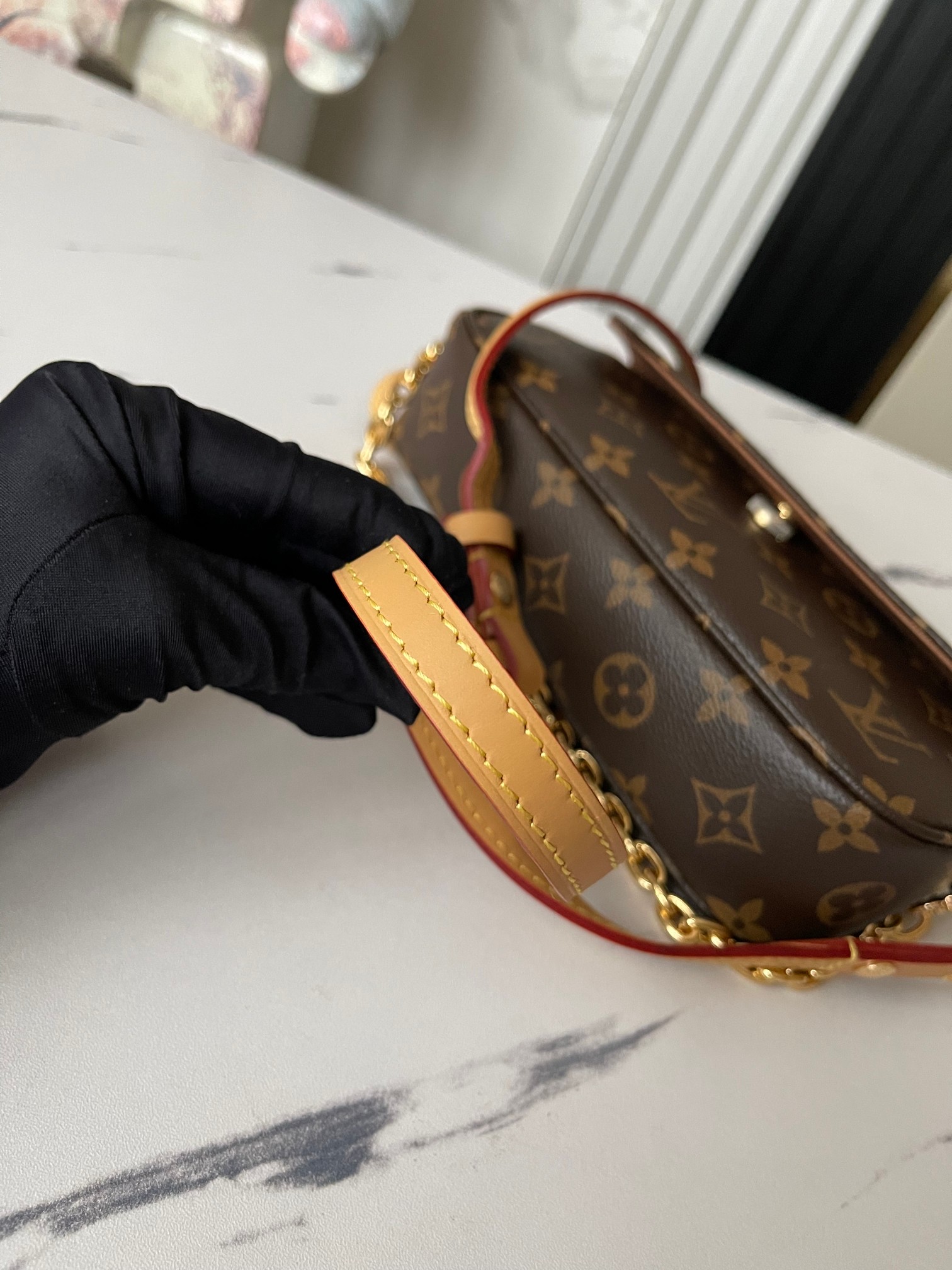 Wallet On Chain Ivy Monogram M81911