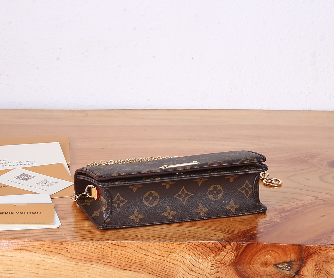 Wallet On Chain Lily Monogram M82509