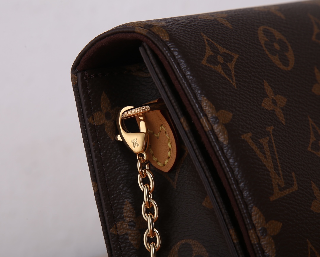 Wallet On Chain Lily Monogram M82509