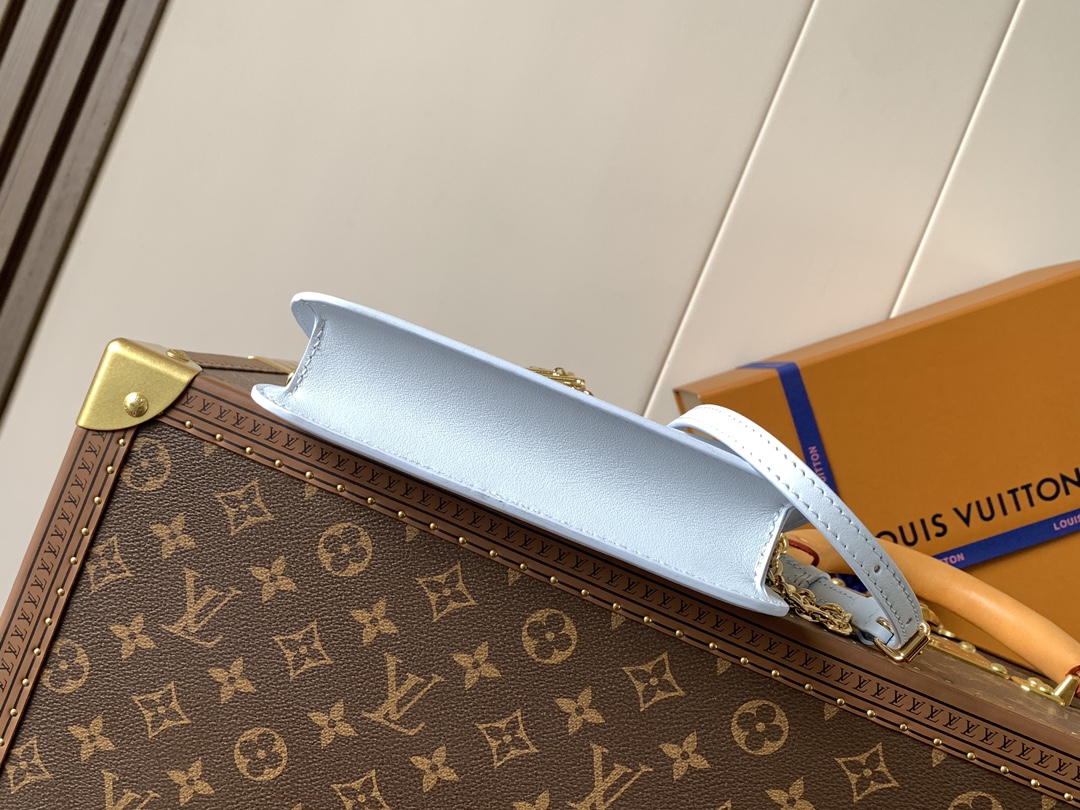 Wallet On Chain Lv Bloom Azure Blue Calfskin Leather M14564