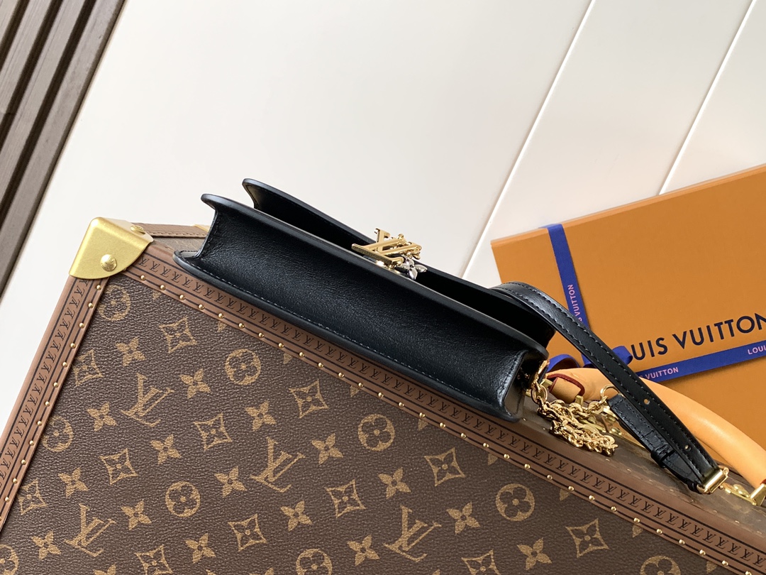 Wallet On Chain Lv Bloom Black Calfskin Leather M14564