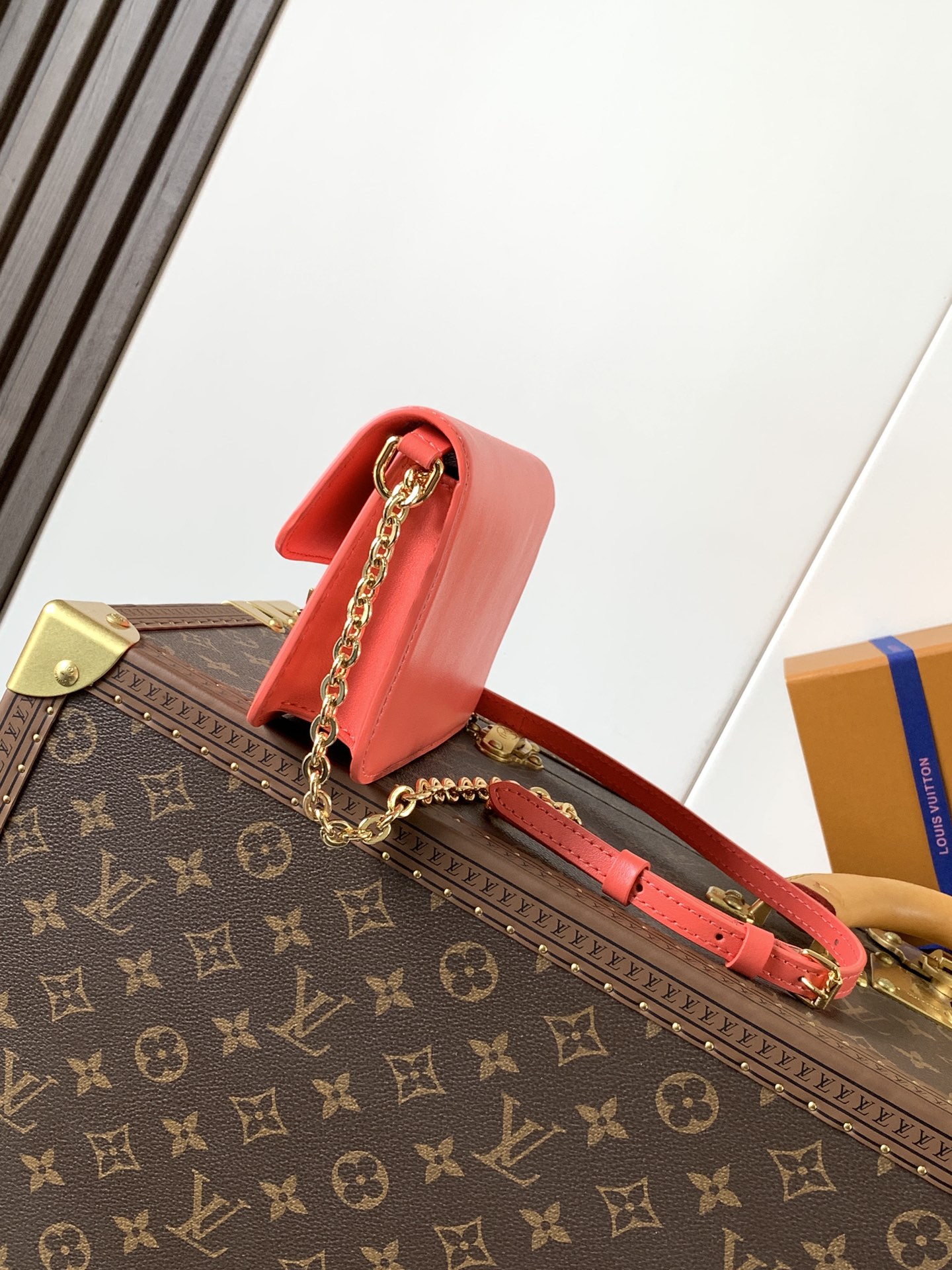 Wallet On Chain Lv Bloom Sweet Coral Calfskin Leather M14548