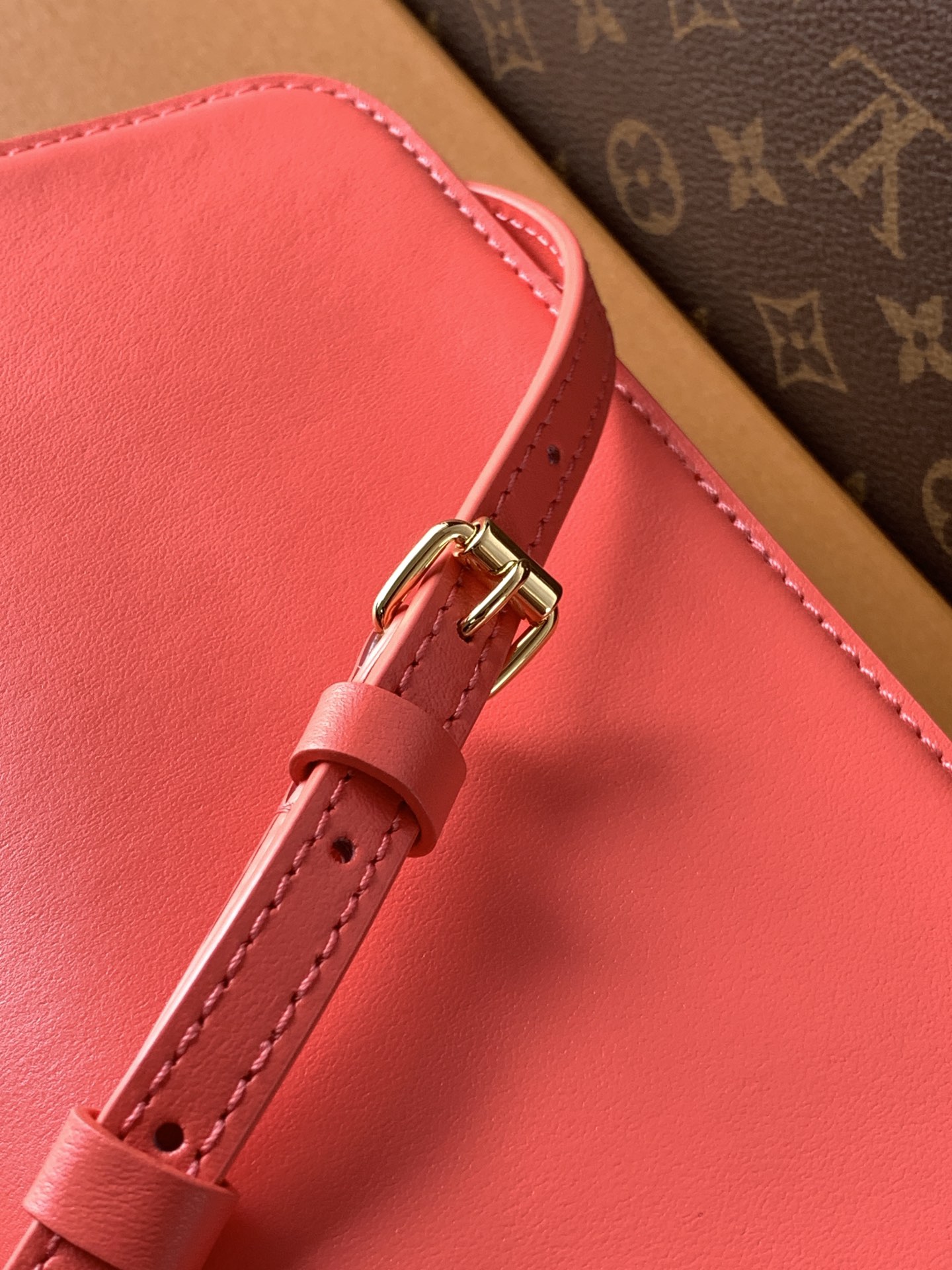Wallet On Chain Lv Bloom Sweet Coral Calfskin Leather M14548
